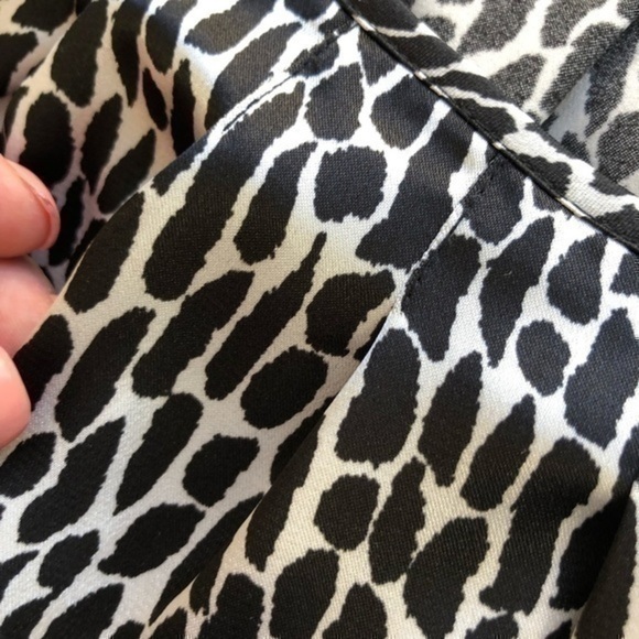 Chaus cap sleeve silky black & white blouse size S - Picture 5 of 10